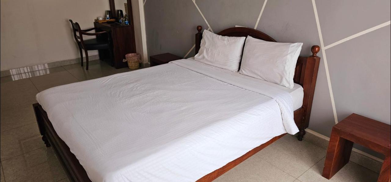 The Lion Pub & Hotel Dehiwala-Mount Lavinia Dış mekan fotoğraf