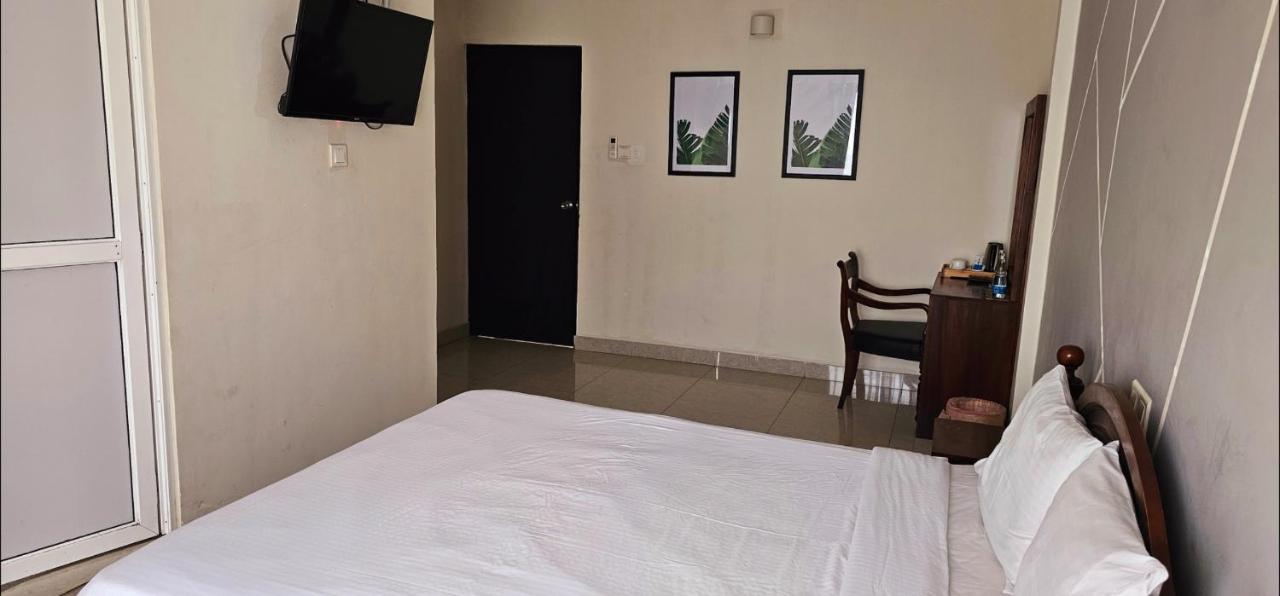 The Lion Pub & Hotel Dehiwala-Mount Lavinia Dış mekan fotoğraf